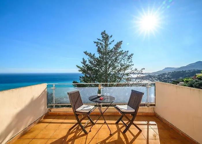 La Avec Vue Panoramique Sur La - Parking Prive - Jacuzzi Villa *