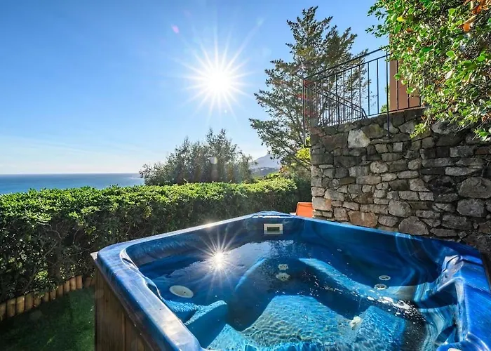 La Avec Vue Panoramique Sur La - Parking Prive - Jacuzzi *