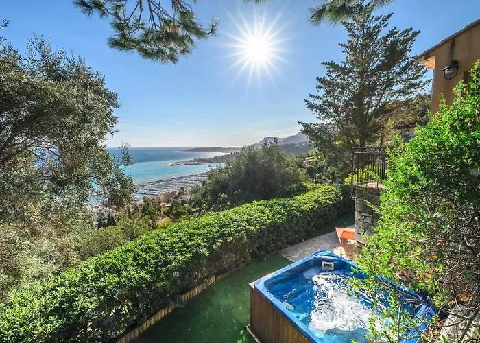 La Avec Vue Panoramique Sur La - Parking Prive - Jacuzzi Villa *