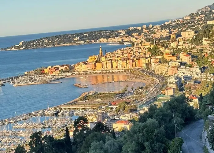 La Avec Vue Panoramique Sur La - Parking Prive - Jacuzzi Villa *